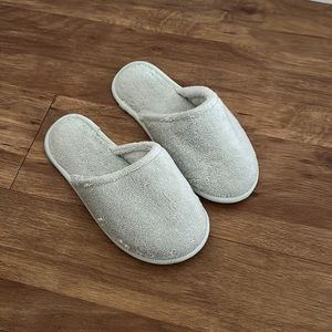 Brand new bath slippers 7.5-8